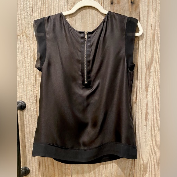 Gorgeous NWT Development by Erica Davies Silk Sleeveless Studded Top, size 4 - Picture 2 of 8